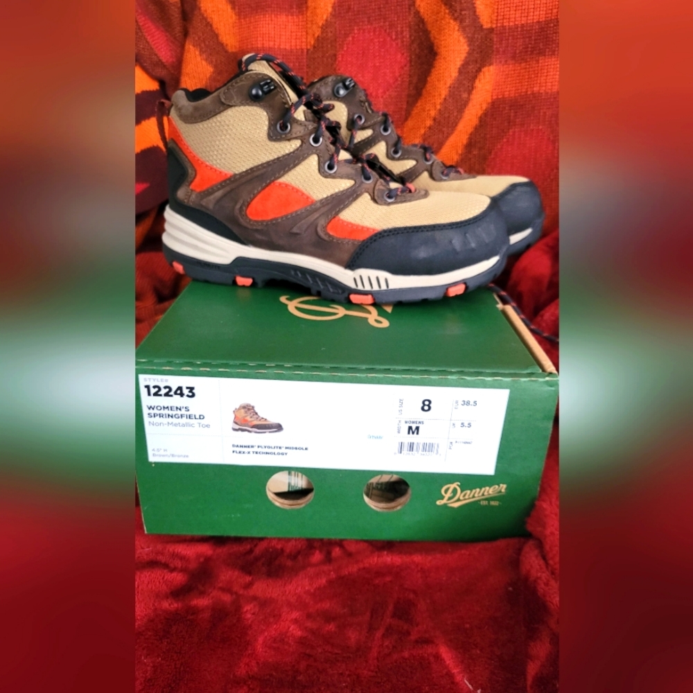 DANNER SPRINGFIELD COMPOSITE TOE BOOTS  sz 8.  Brown /bronze / orange red